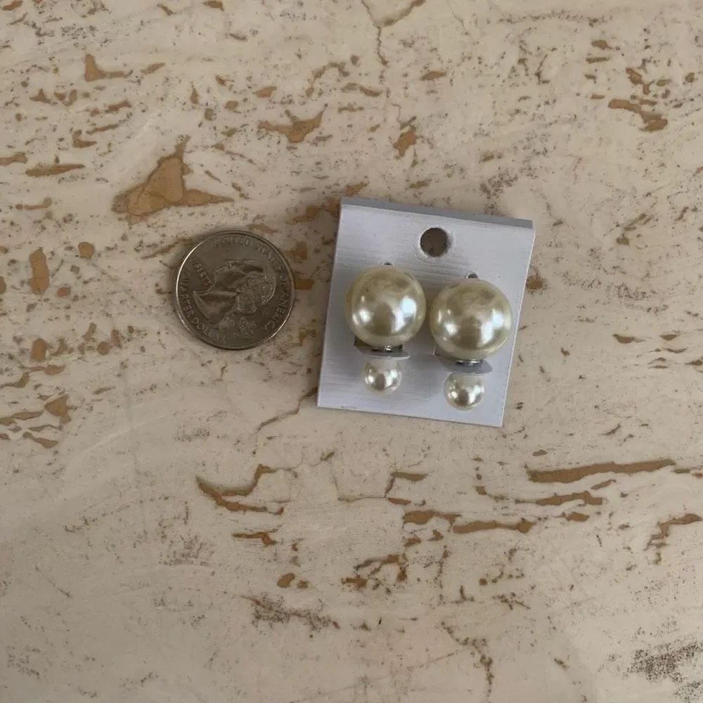Off white pearl earrings - Picture 6 of 6
